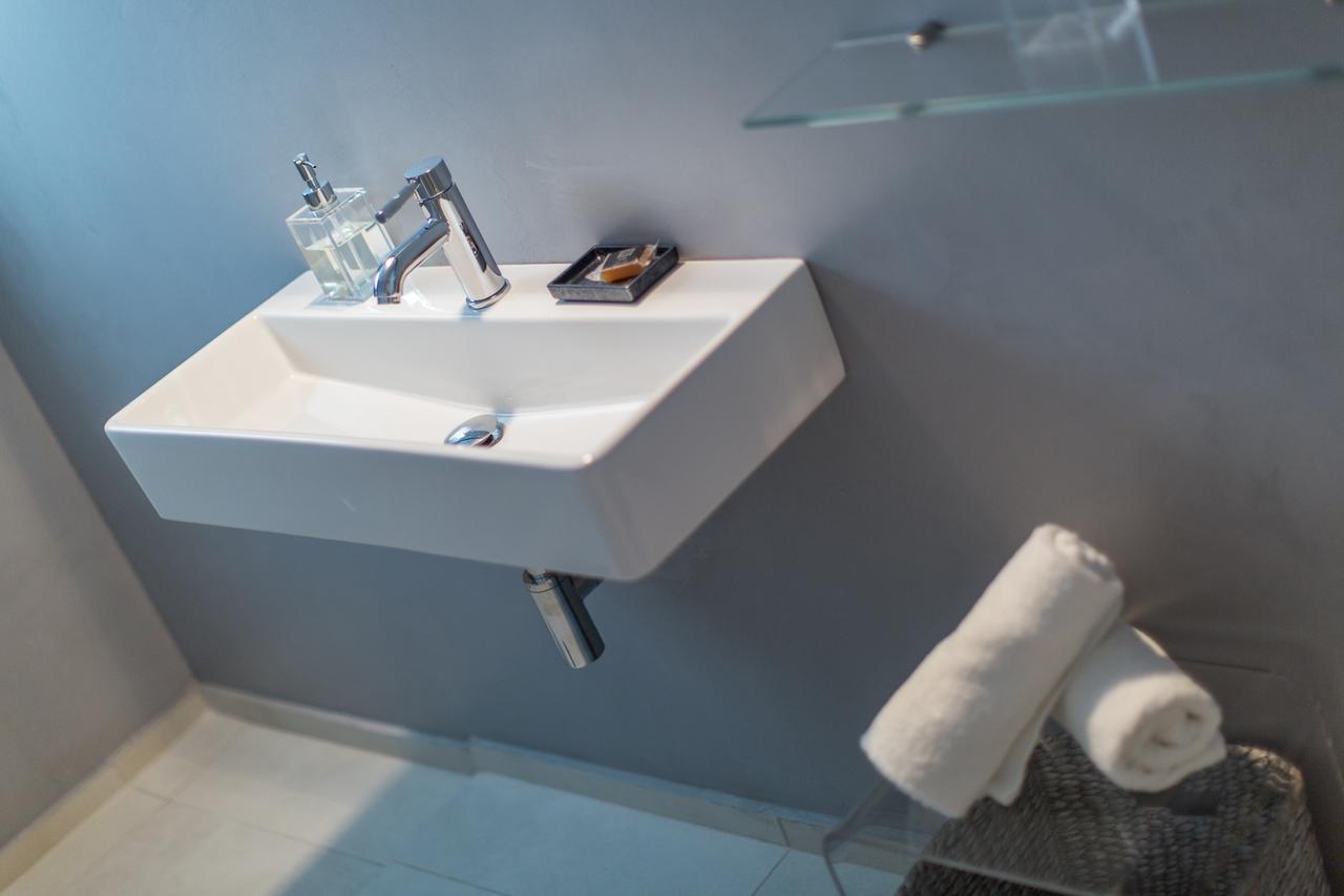 Aba Junior Apartment Veikou Street Атина Екстериор снимка